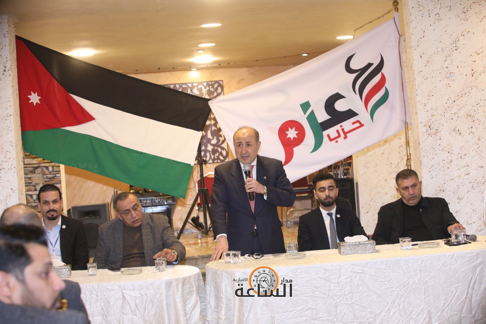 Madar Al-Saa Images 0.8249997934658952