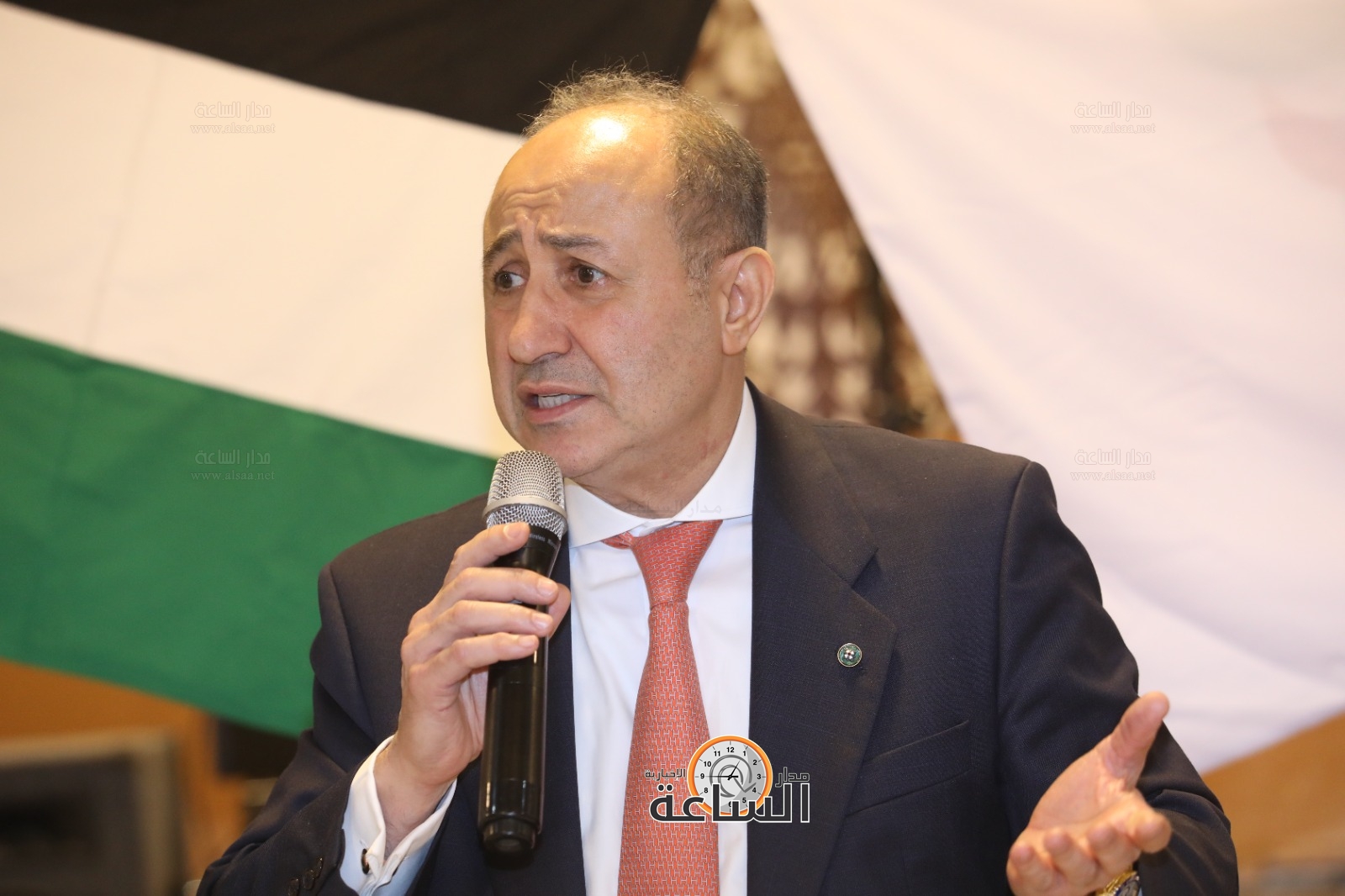 Madar Al-Saa Images 0.675971786718023