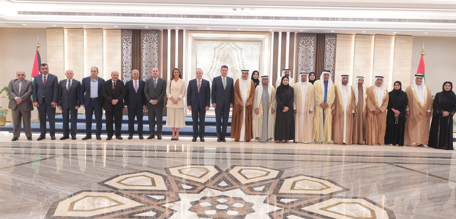 Madar Al-Saa Images 0.47483374451907556