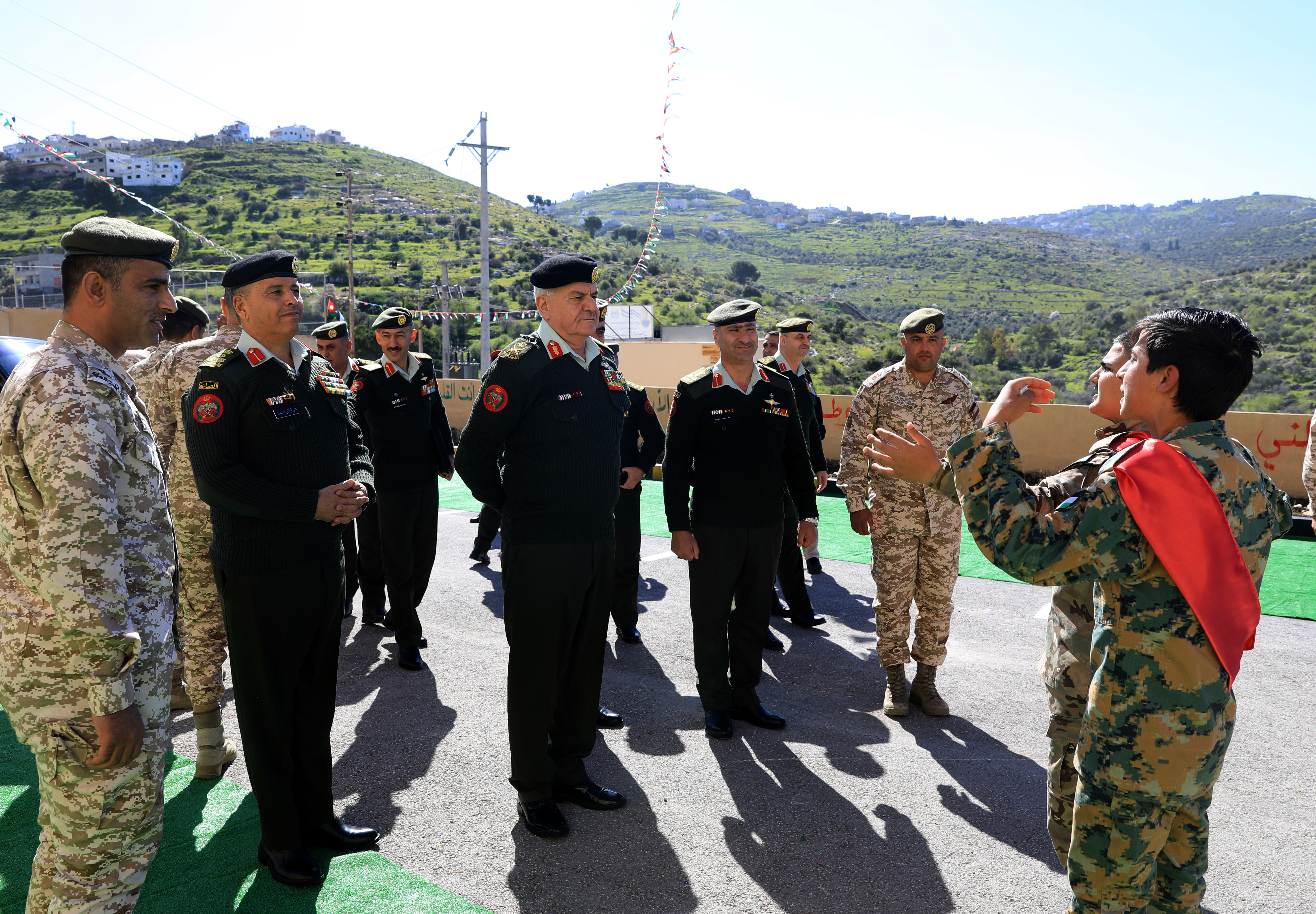 Madar Al-Saa Images 0.08243943541838727