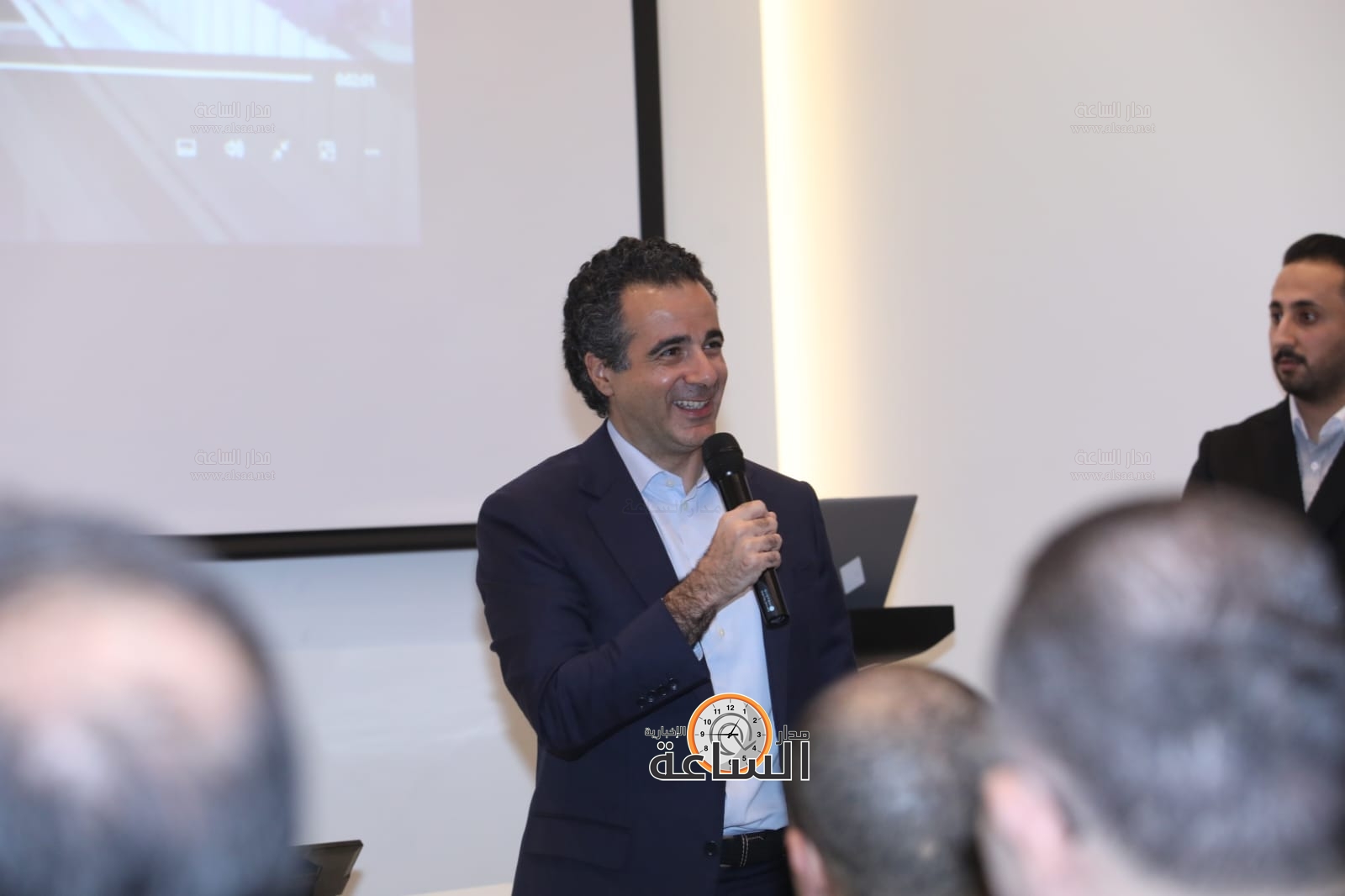 Madar Al-Saa Images 0.8818823385360997