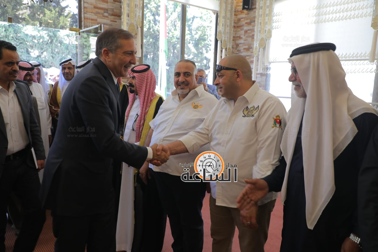 Madar Al-Saa Images 0.44076135732375876