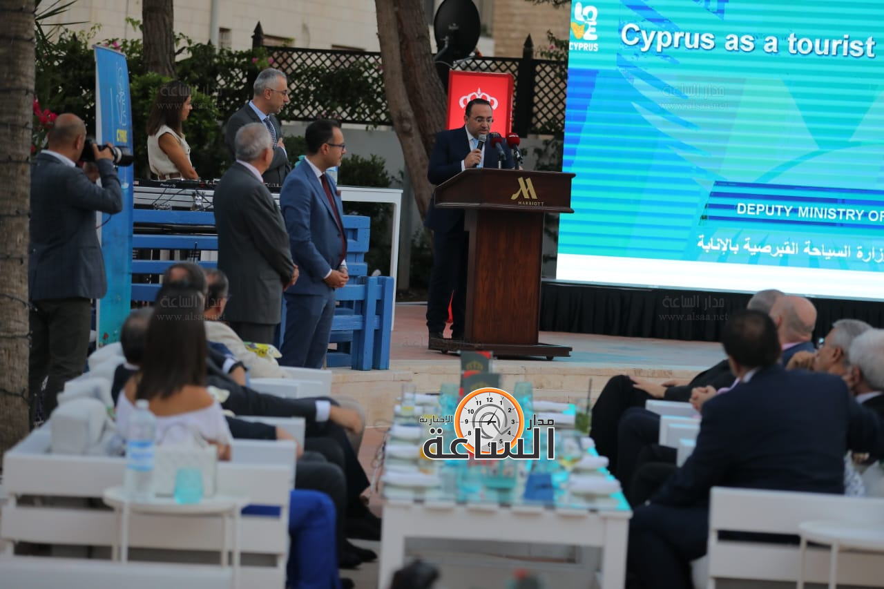 Madar Al-Saa Images 0.3333583617362721