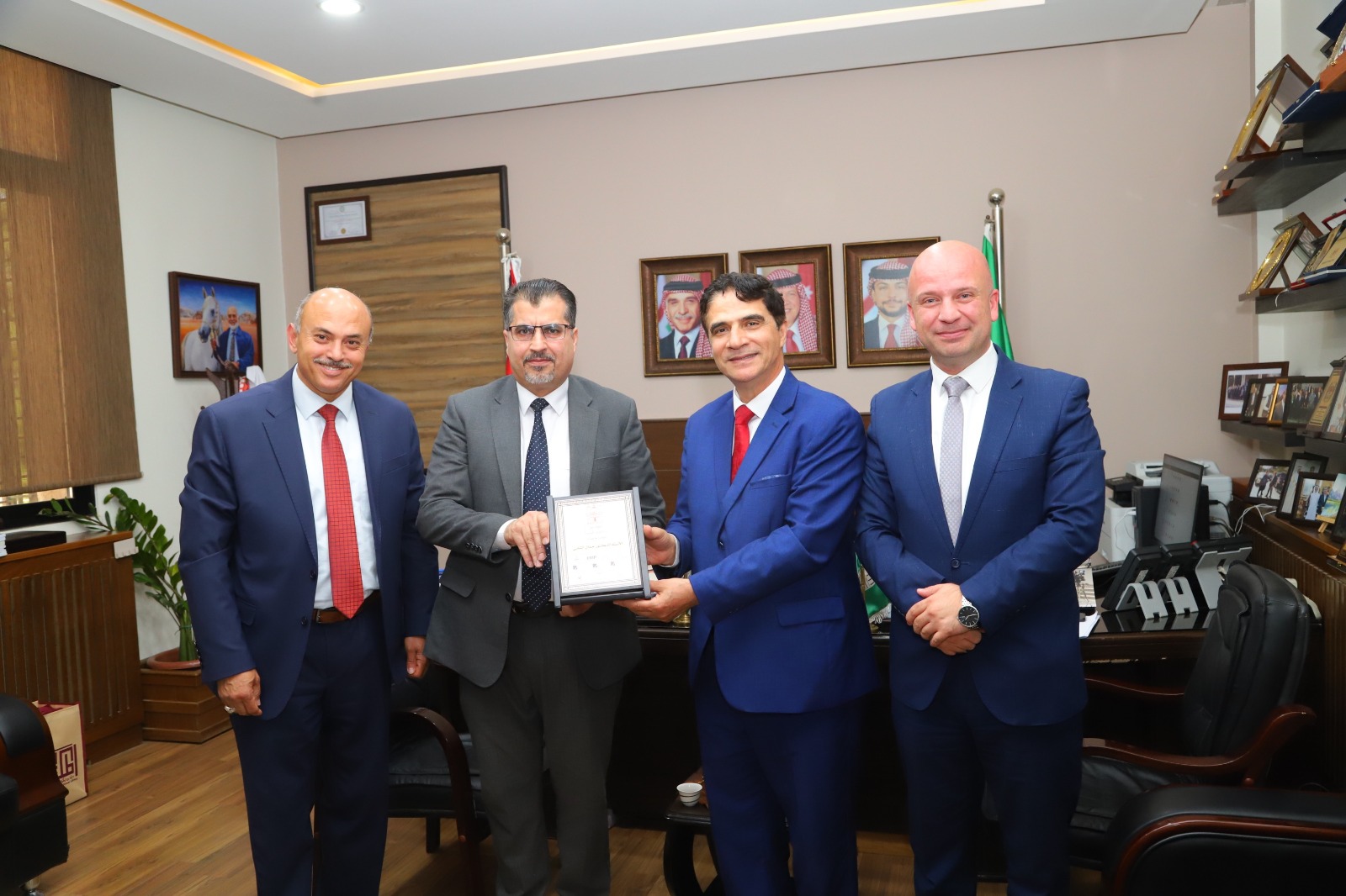 Madar Al-Saa Images 0.3123302001932762