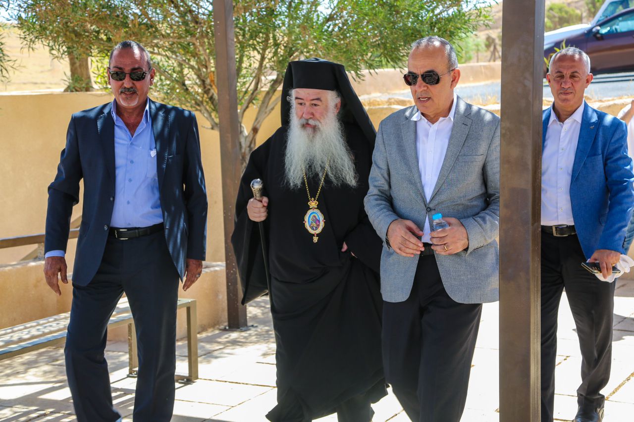 Madar Al-Saa Images 0.9247722281897321