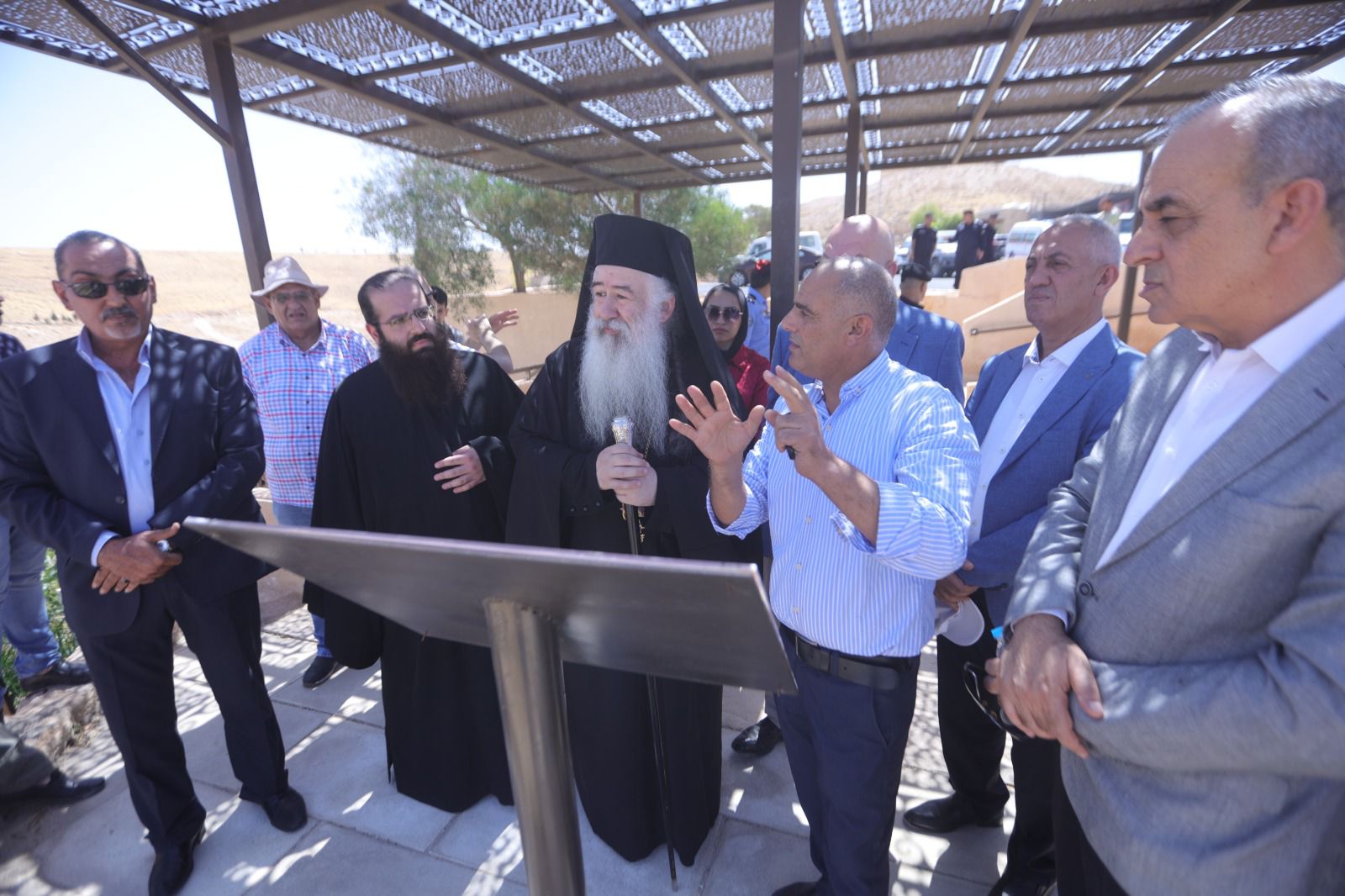 Madar Al-Saa Images 0.4416900805596202