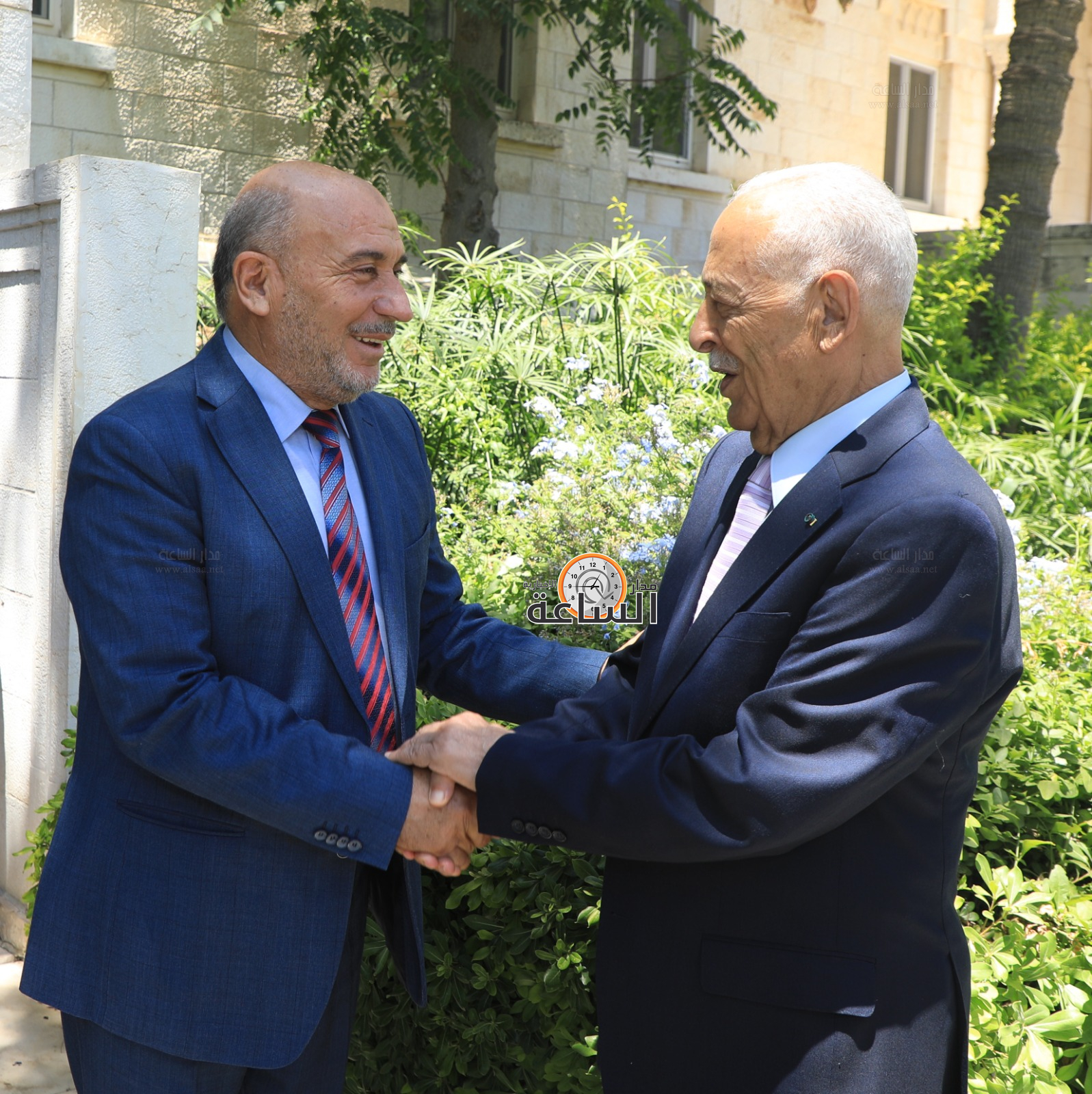 Madar Al-Saa Images 0.8808306778155981