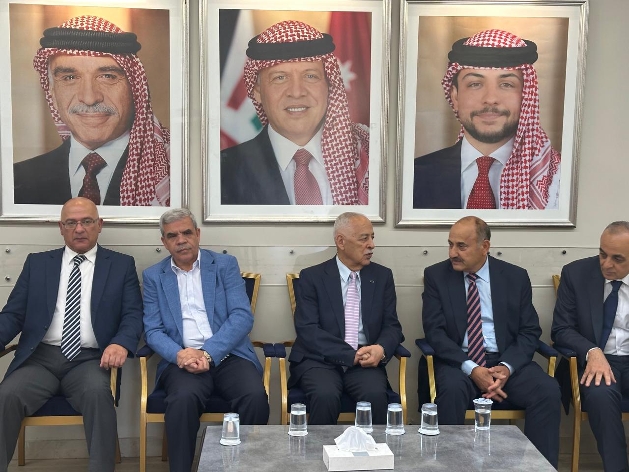 Madar Al-Saa Images 0.498518497573496