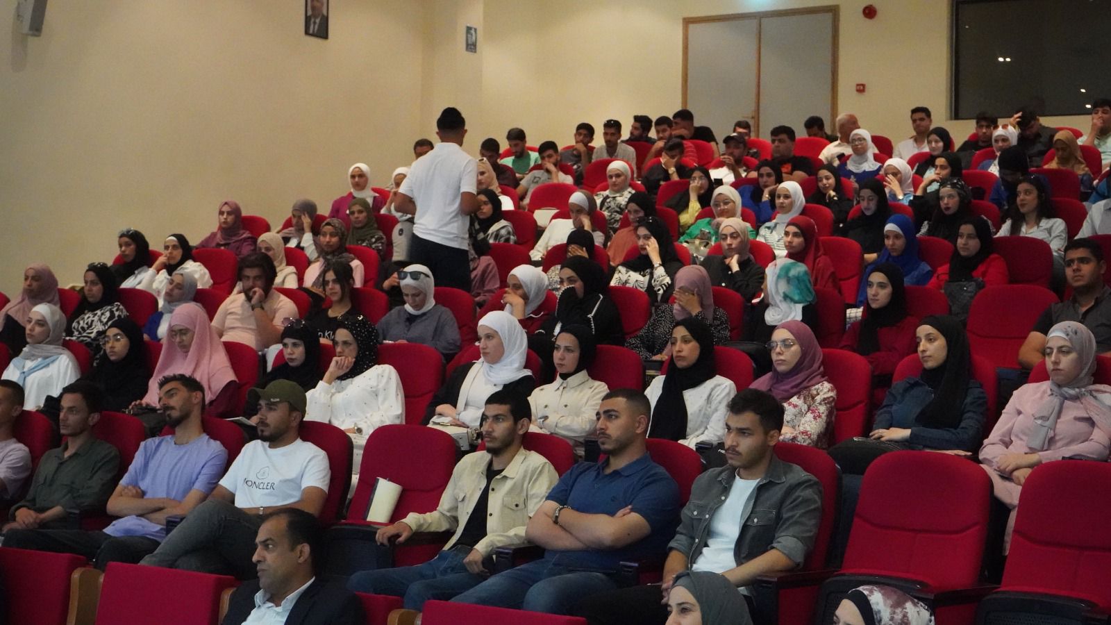 Madar Al-Saa Images 0.7142171681830387