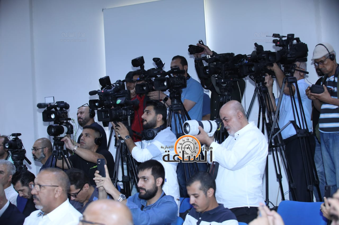 Madar Al-Saa Images 0.8721719067281479