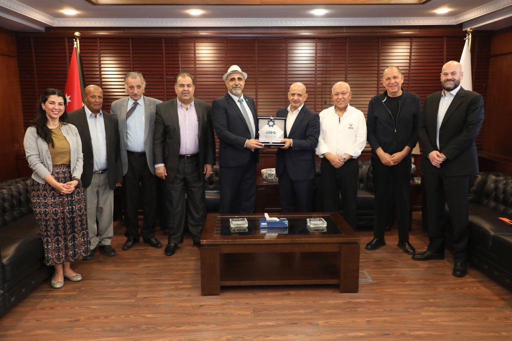 Madar Al-Saa Images 0.6717375505766787