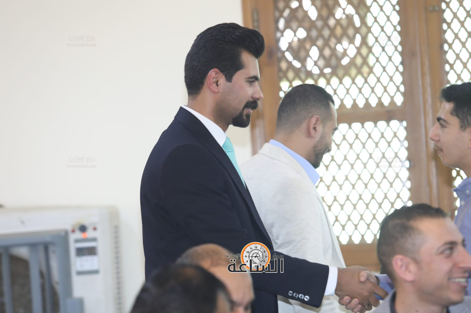 Madar Al-Saa Images 0.9186748250551606