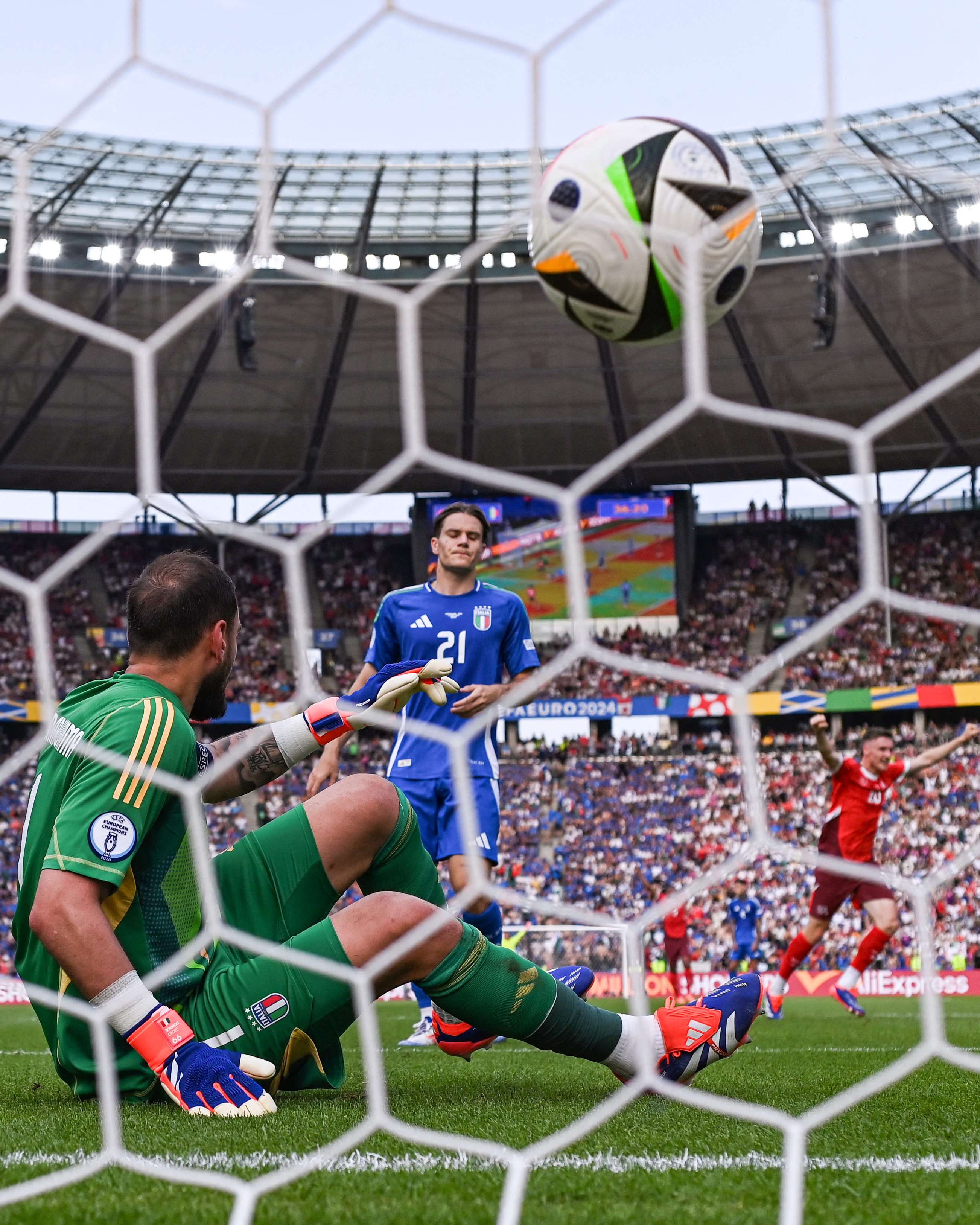 Madar Al-Saa Images 0.7136869905648144