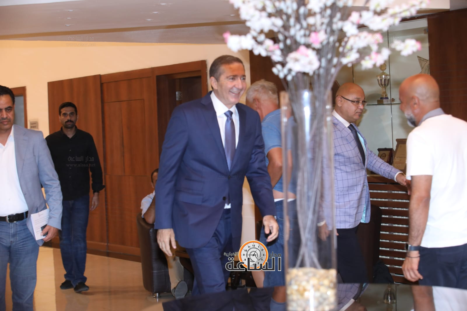 Madar Al-Saa Images 0.9055332076577307