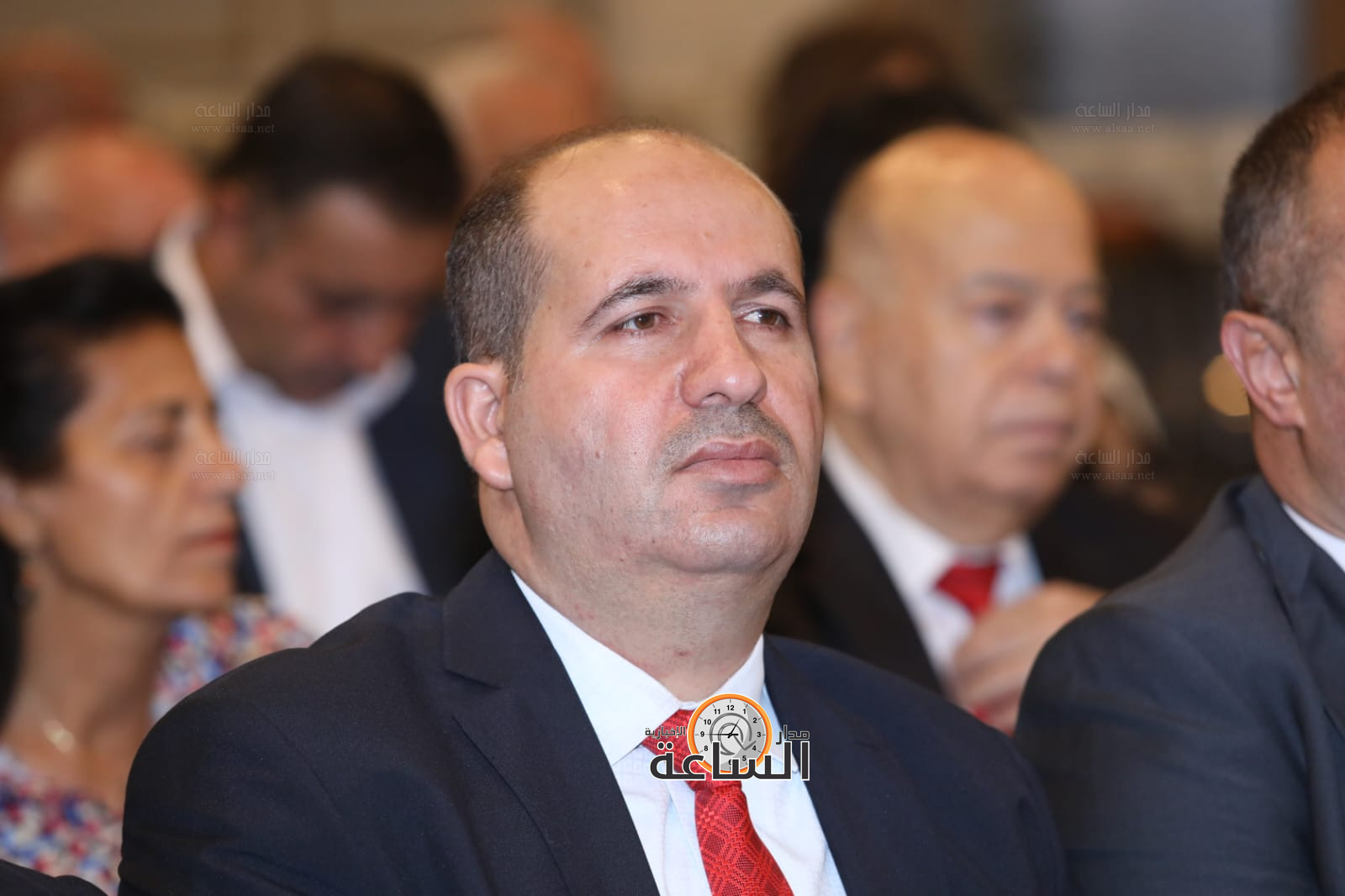 Madar Al-Saa Images 0.7164800566251268