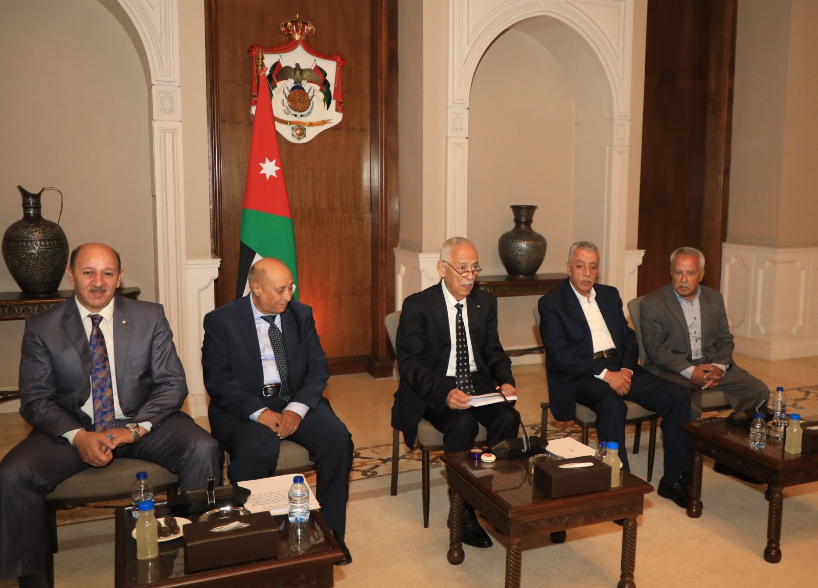 Madar Al-Saa Images 0.8315681768839485