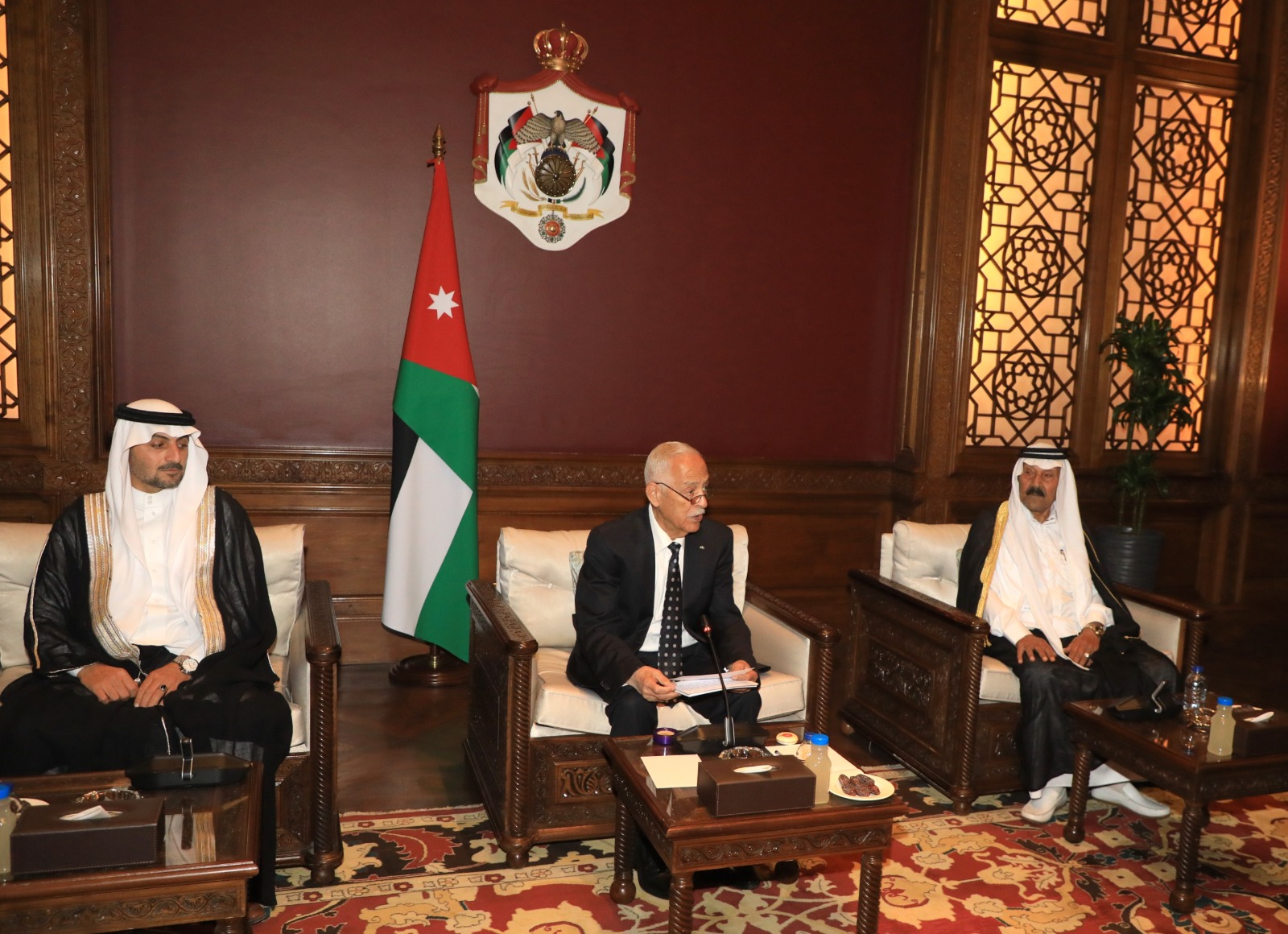 Madar Al-Saa Images 0.7044897018285841