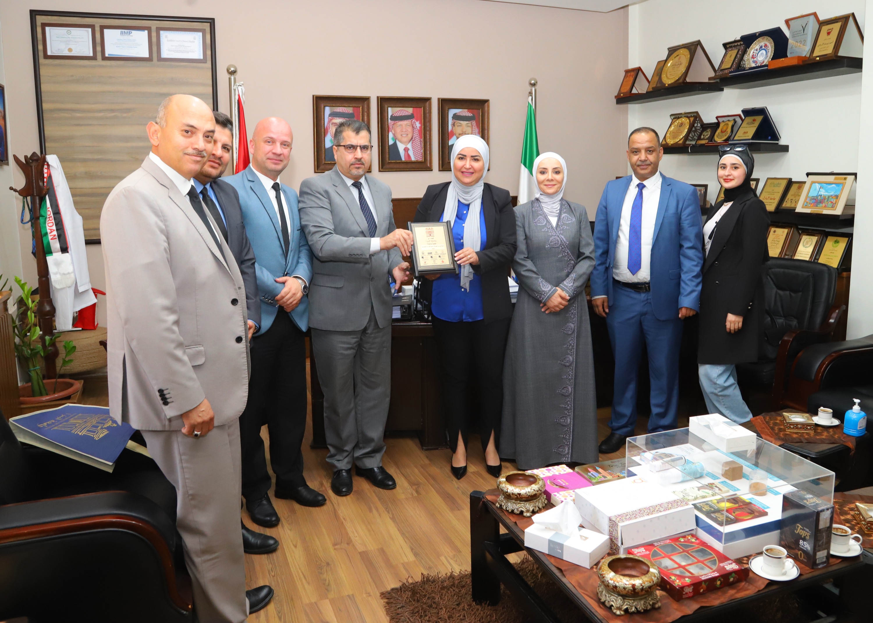 Madar Al-Saa Images 0.03906171994053964