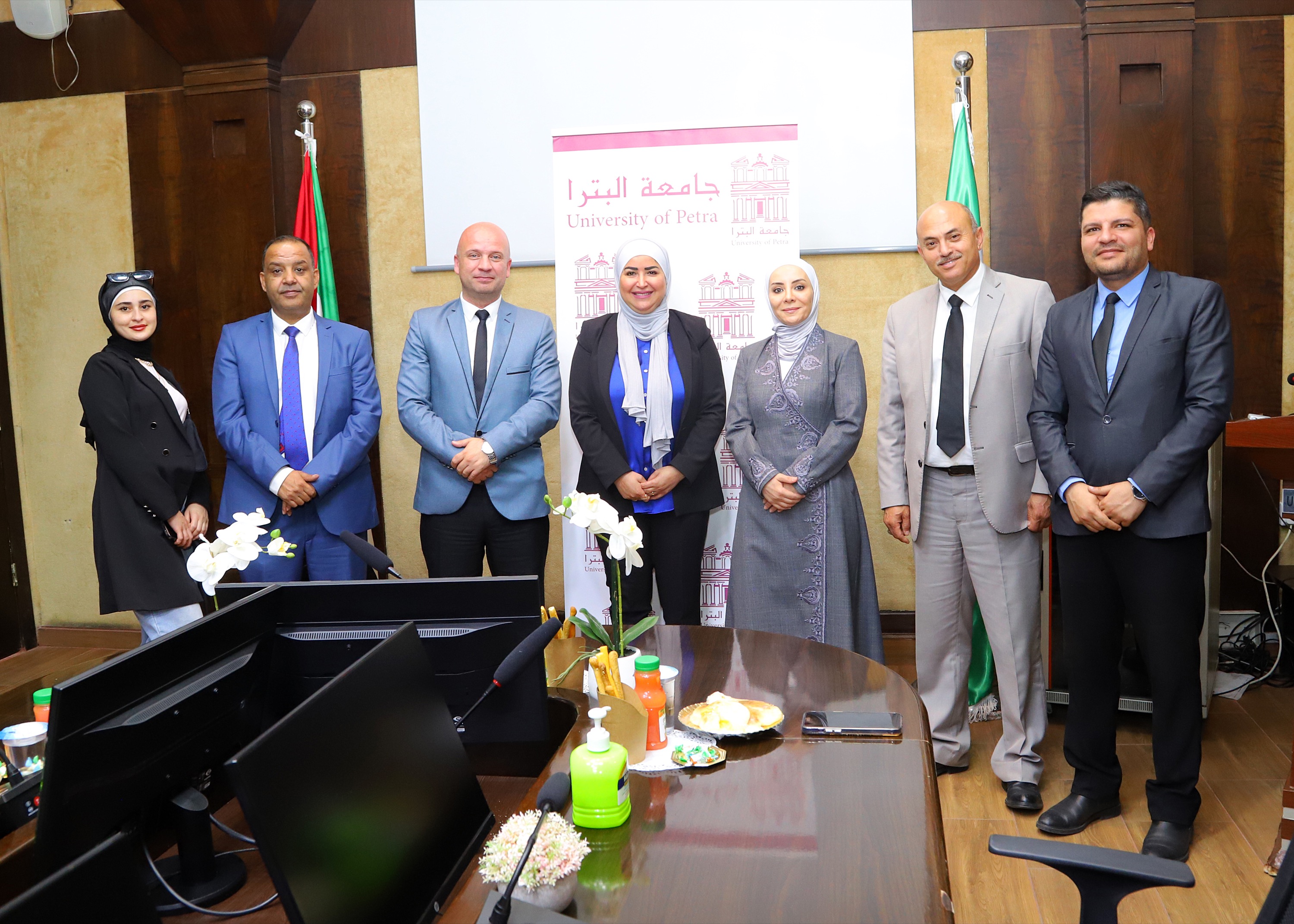 Madar Al-Saa Images 0.4279590140854239