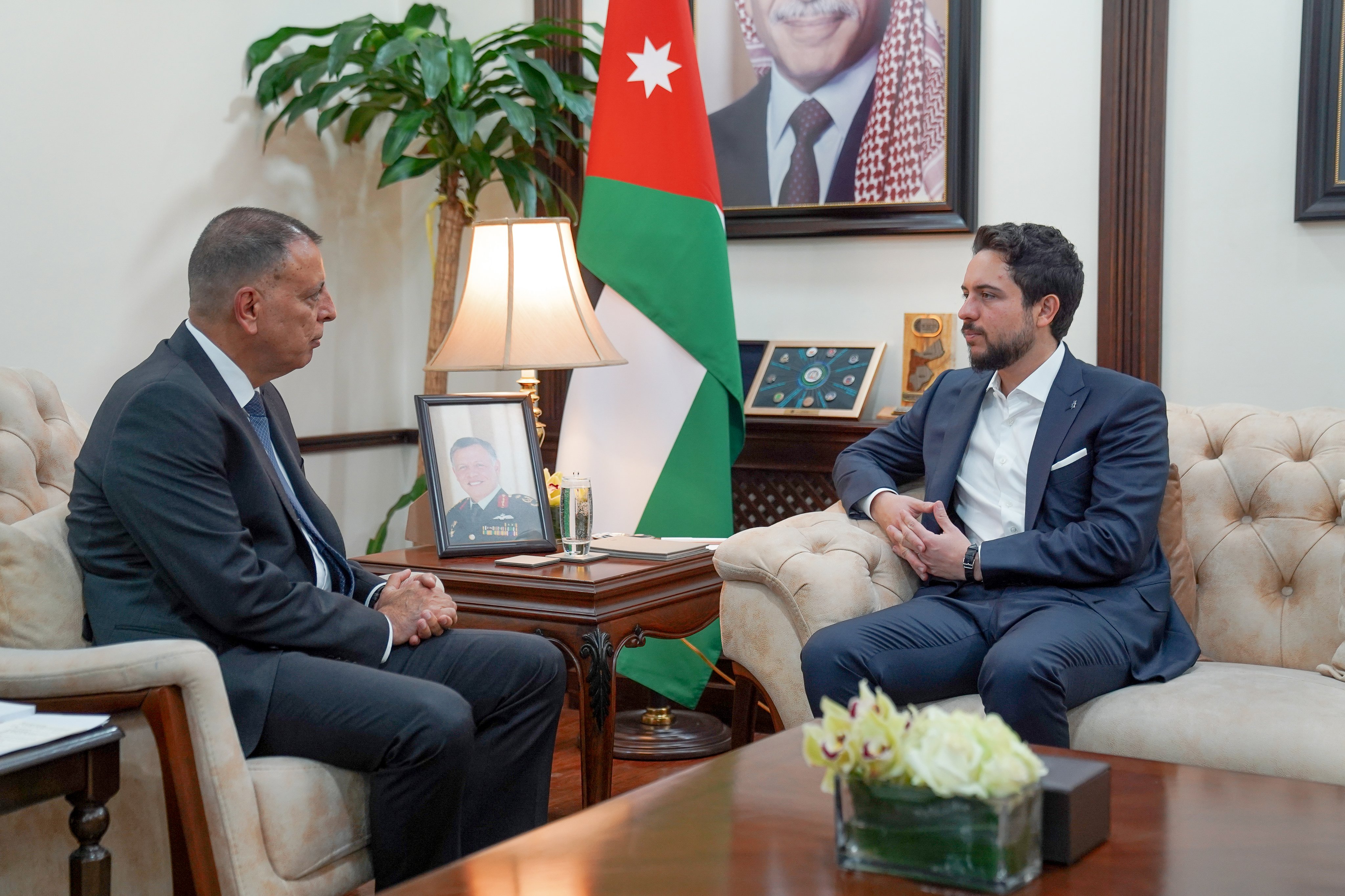 Madar Al-Saa Images 0.6186161153661802