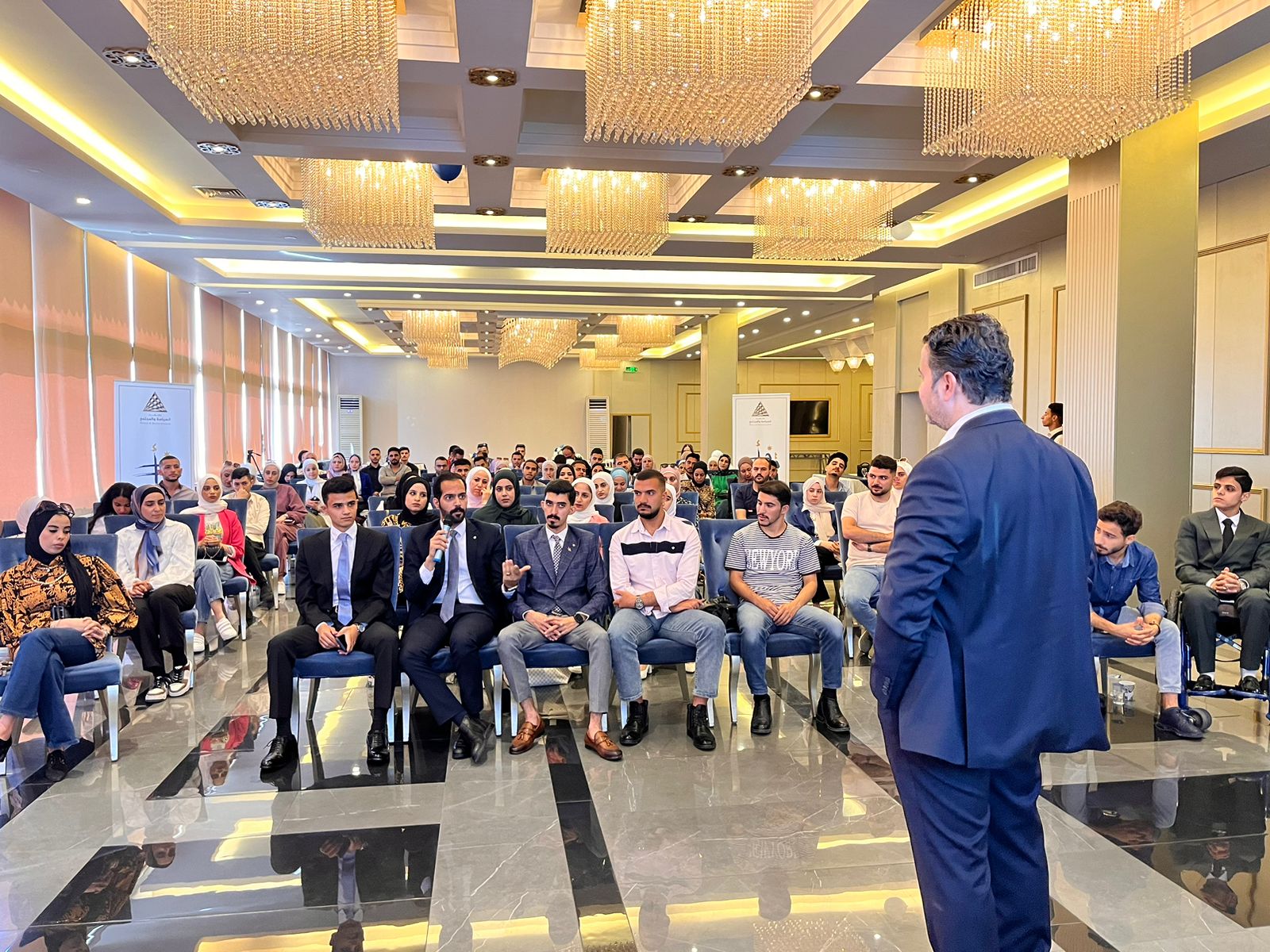 Madar Al-Saa Images 0.8335717350626681