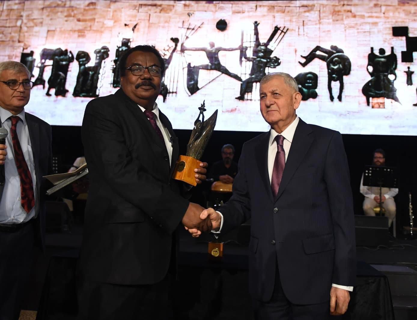 Madar Al-Saa Images 0.06210569710561198