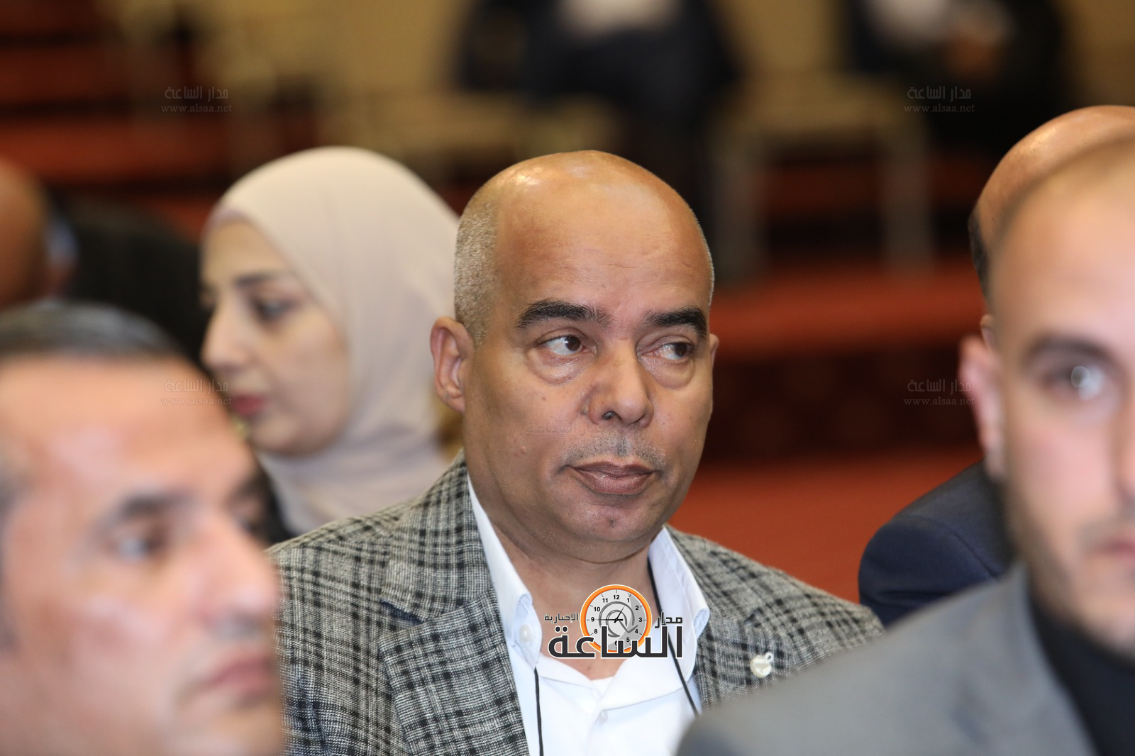 Madar Al-Saa Images 0.827505097910002