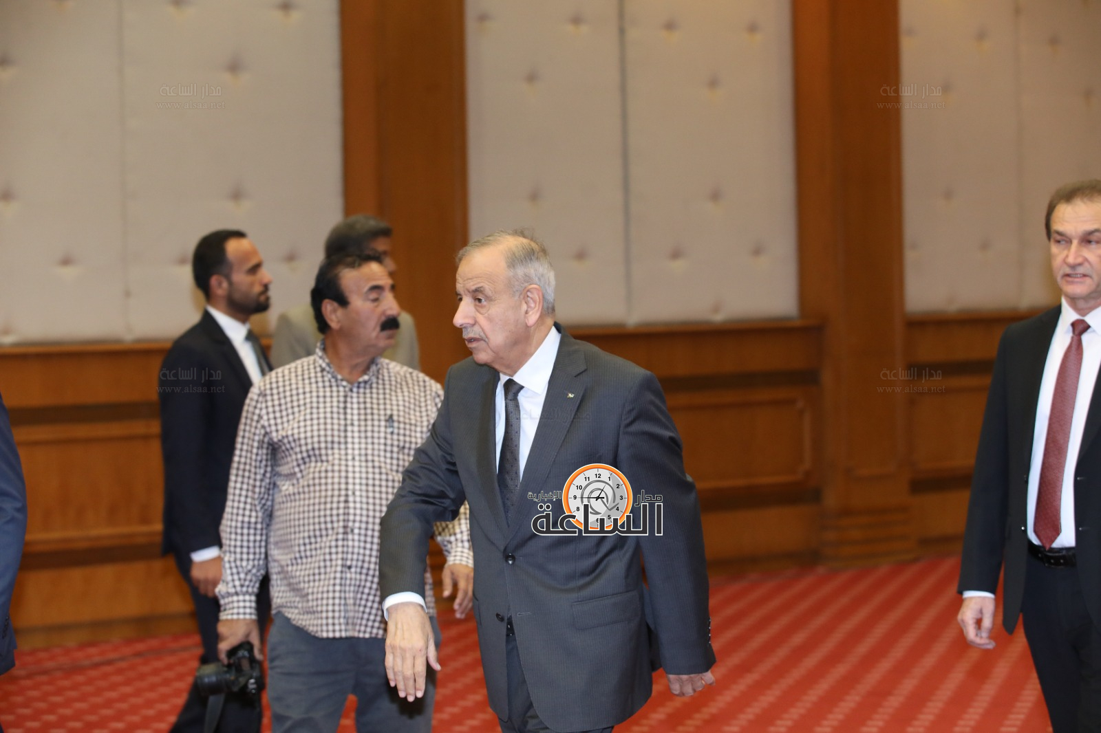 Madar Al-Saa Images 0.10254594910836778