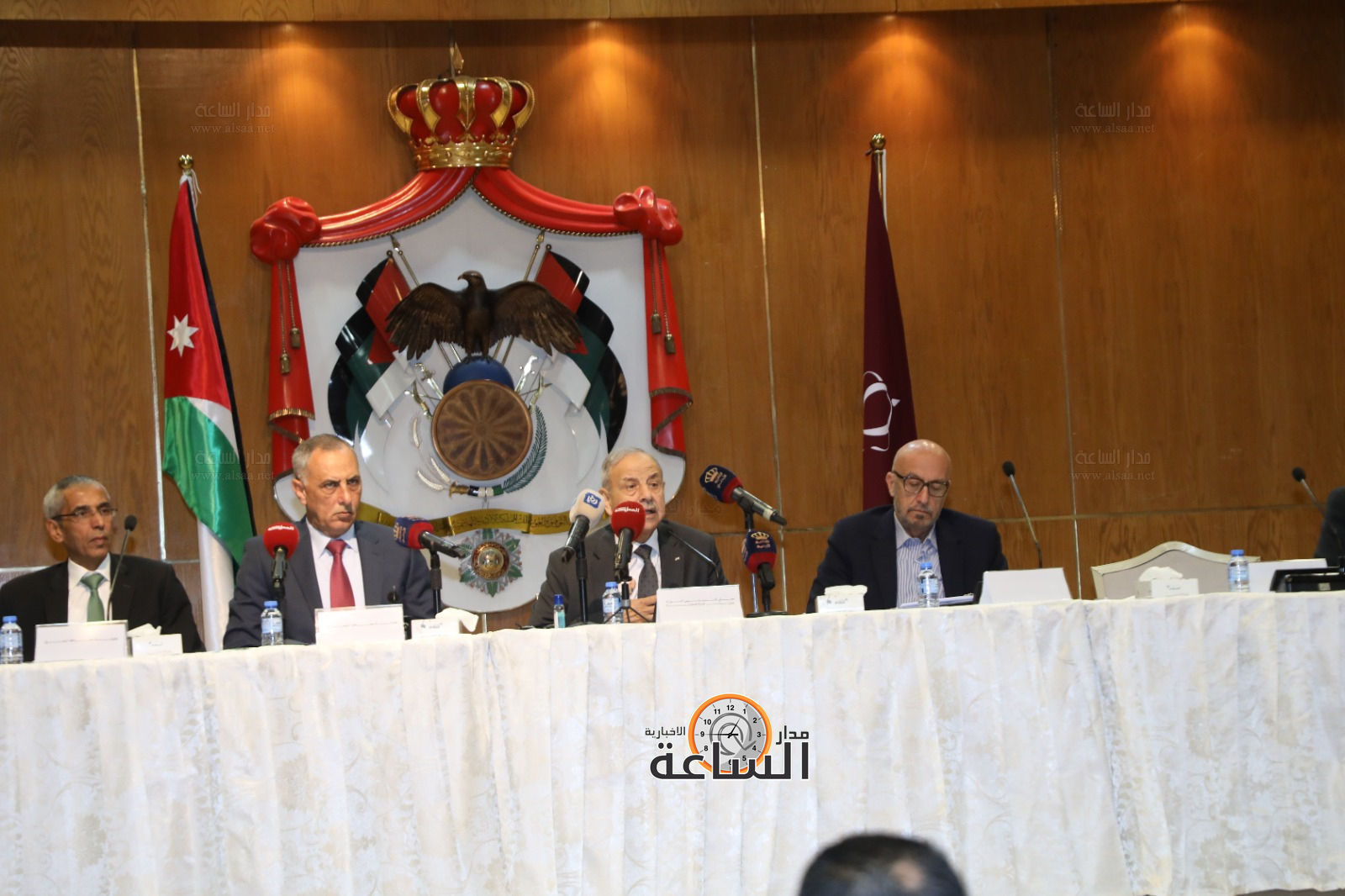 Madar Al-Saa Images 0.8938797943210246