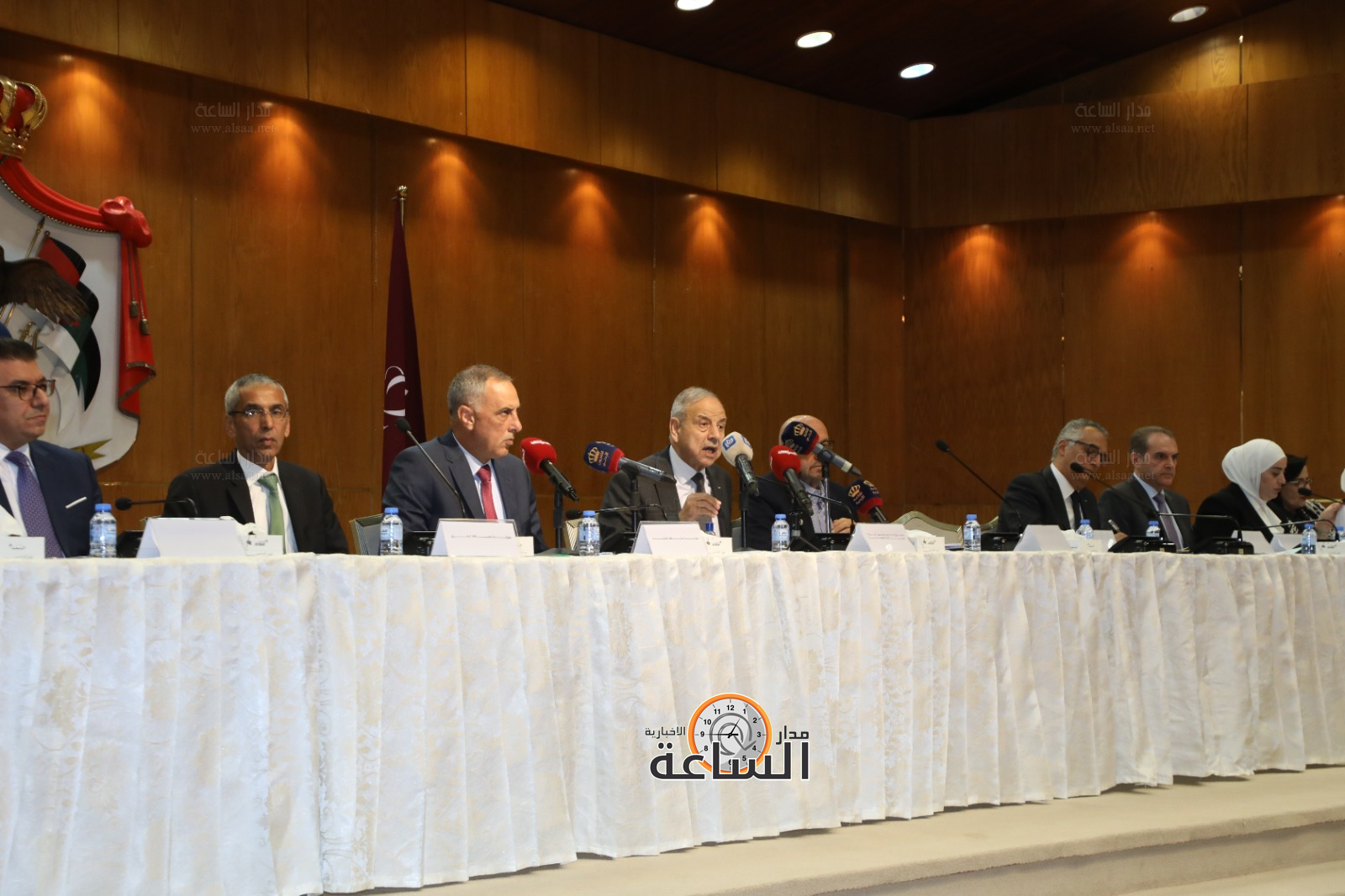 Madar Al-Saa Images 0.7423529122383832