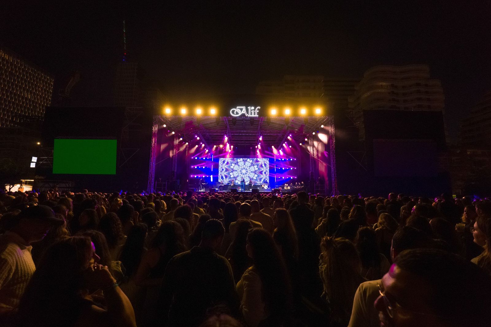 Madar Al-Saa Images 0.04629944367104222