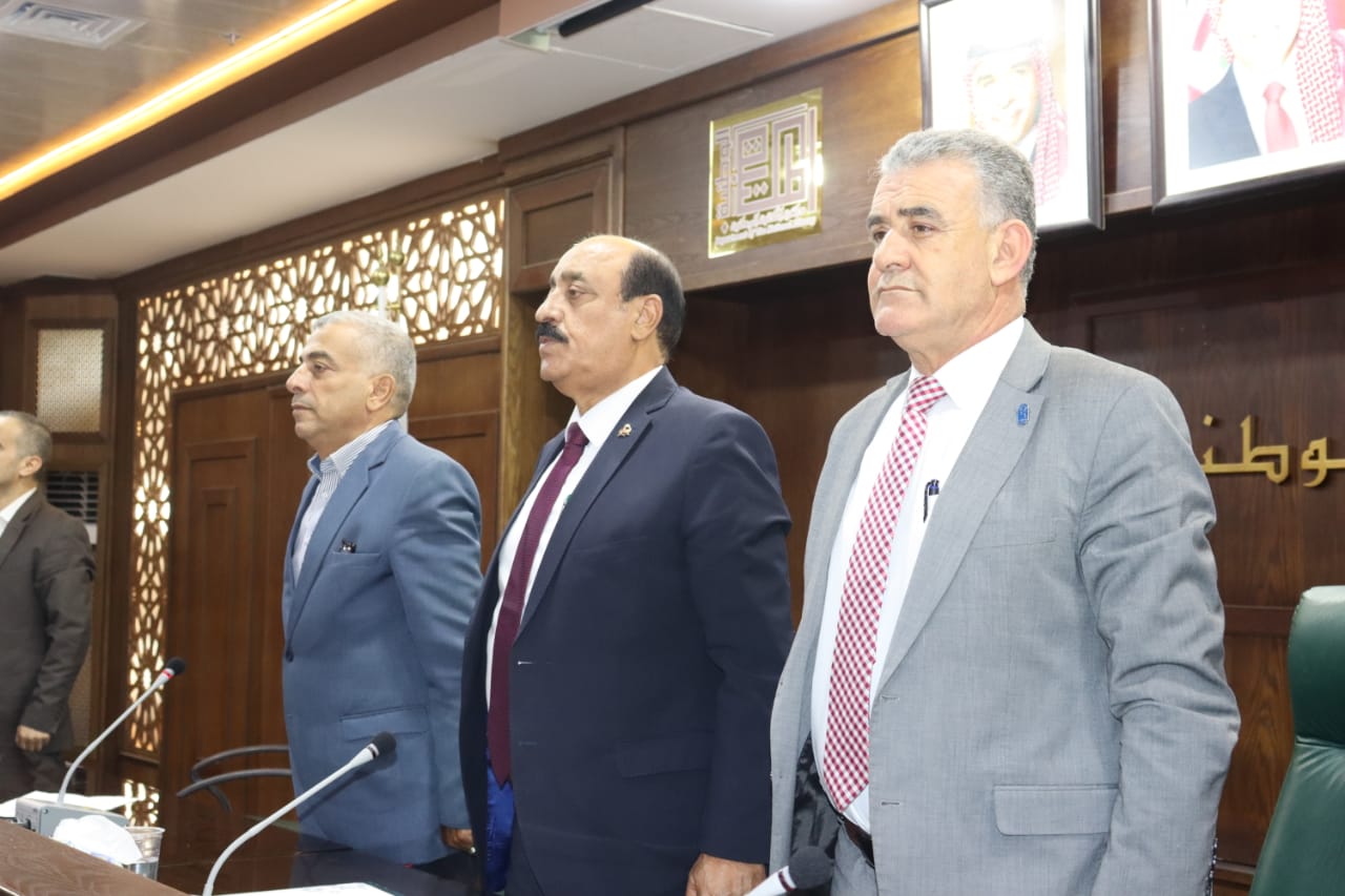 Madar Al-Saa Images 0.49220351099049586