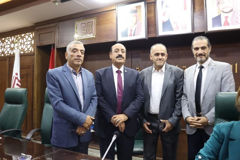 Madar Al-Saa Images 0.4923110199542571