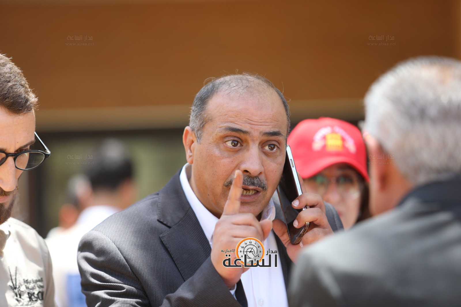 Madar Al-Saa Images 0.004773040588602839