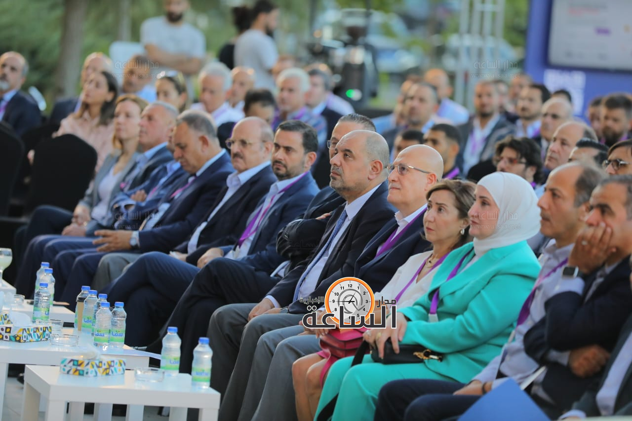 Madar Al-Saa Images 0.4875299338503827