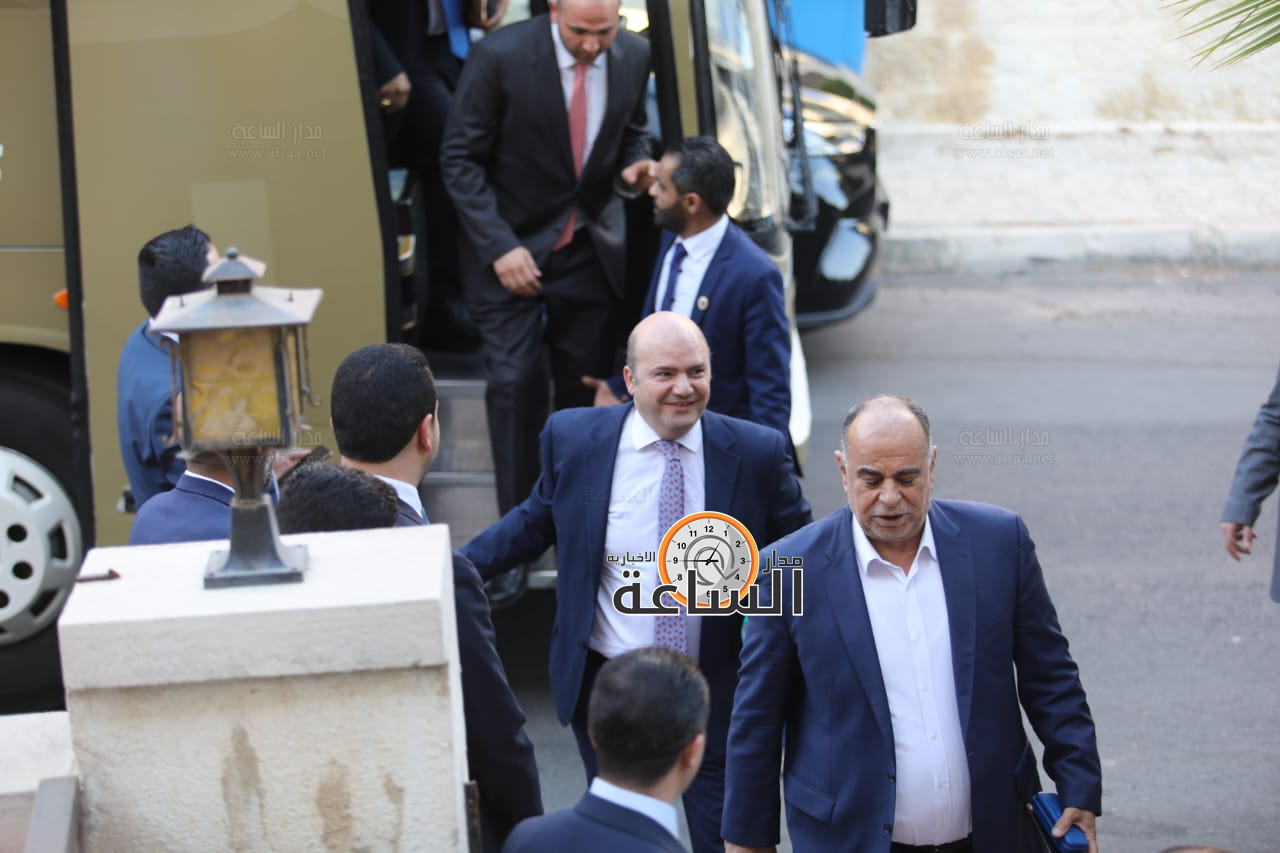 Madar Al-Saa Images 0.7264549972834509