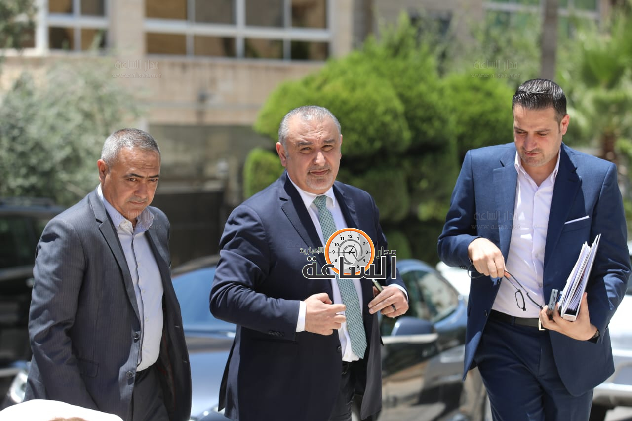 Madar Al-Saa Images 0.7151734484493628