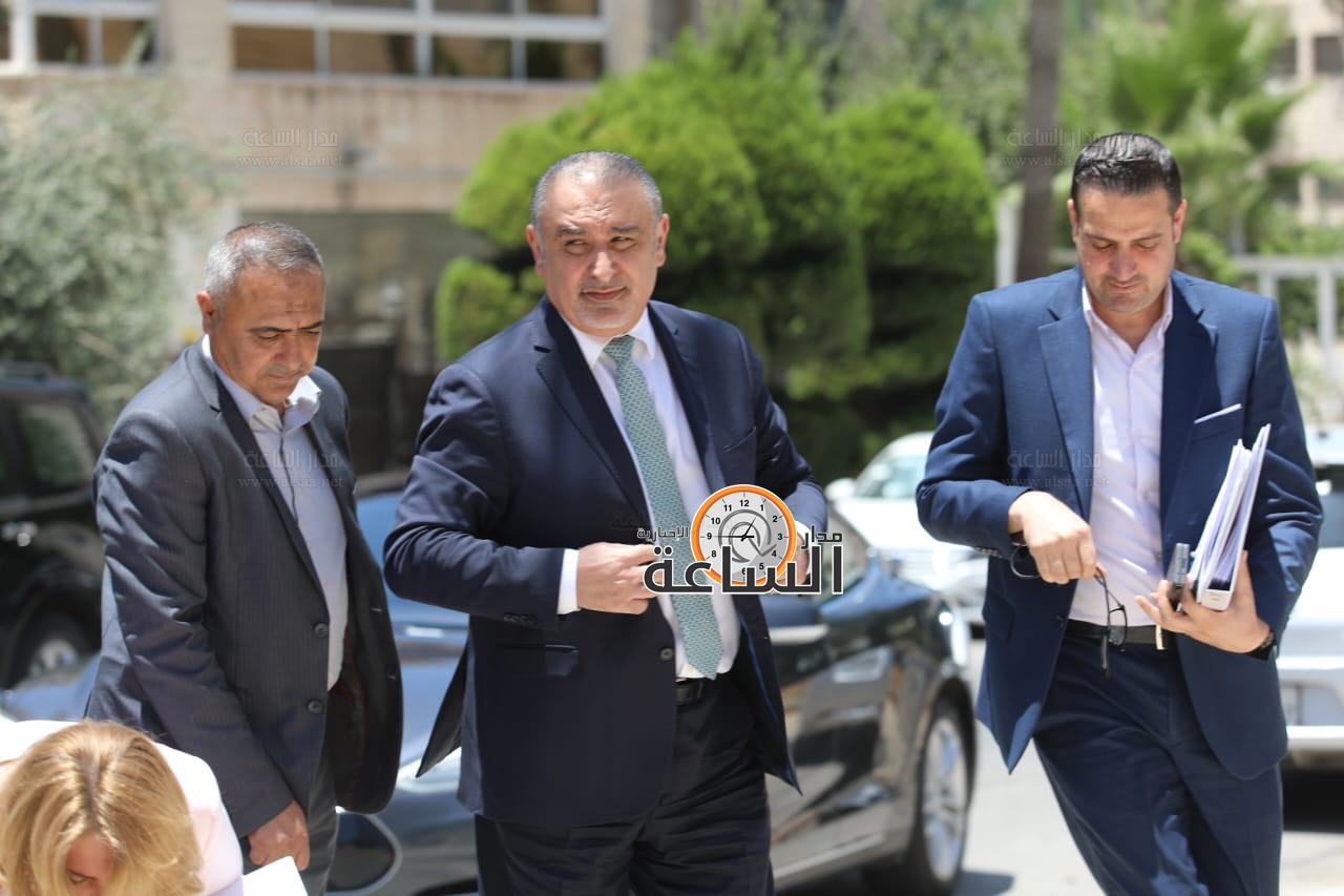 Madar Al-Saa Images 0.3848427512972328