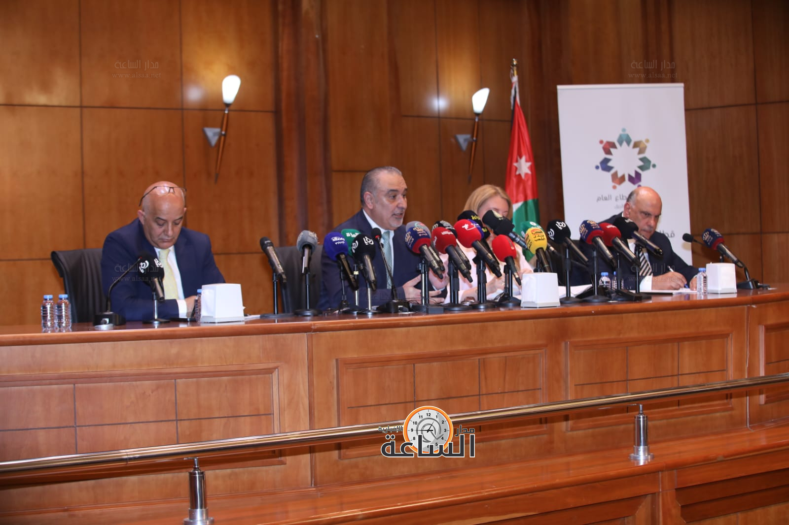 Madar Al-Saa Images 0.986682805415217