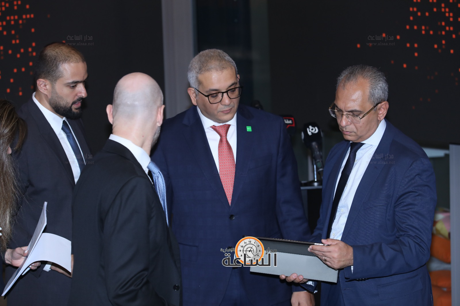 Madar Al-Saa Images 0.43604503633717373