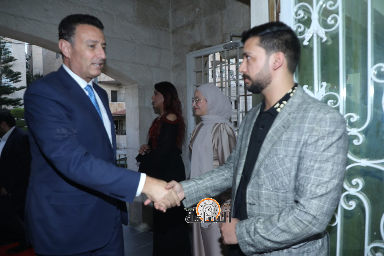 Madar Al-Saa Images 0.9045210033972237