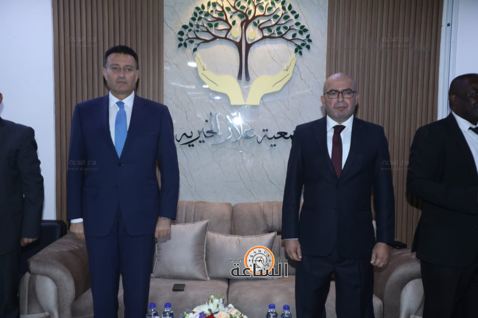 Madar Al-Saa Images 0.8703979825185362