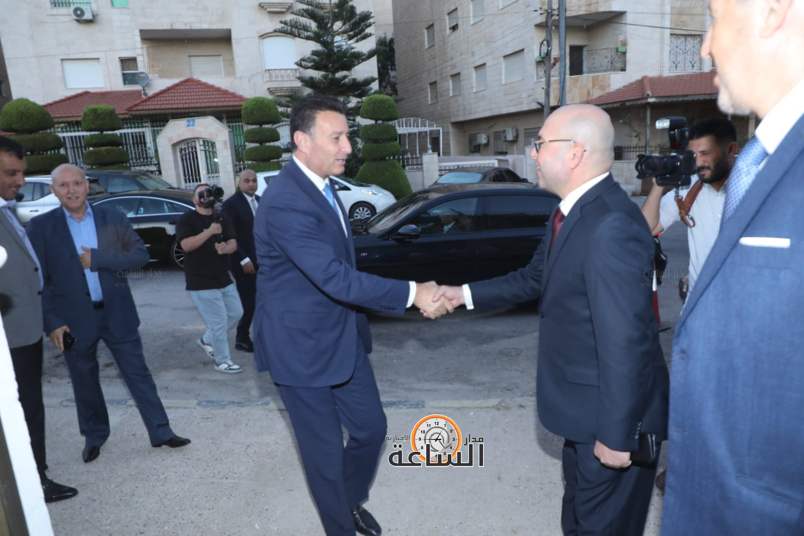 Madar Al-Saa Images 0.7871580870434289