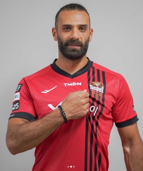 Madar Al-Saa Images 0.44011349186656257