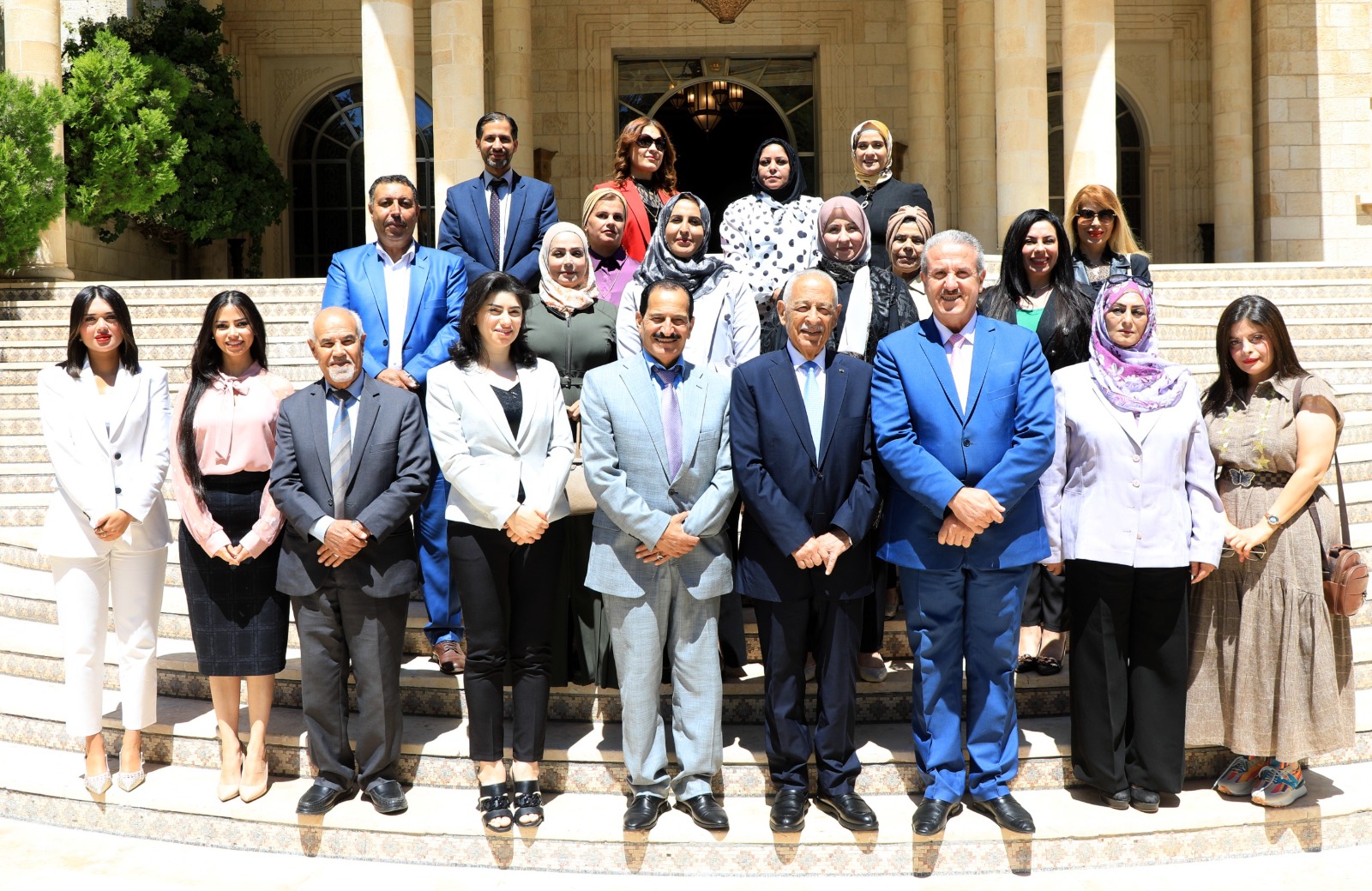 Madar Al-Saa Images 0.7561888180209515