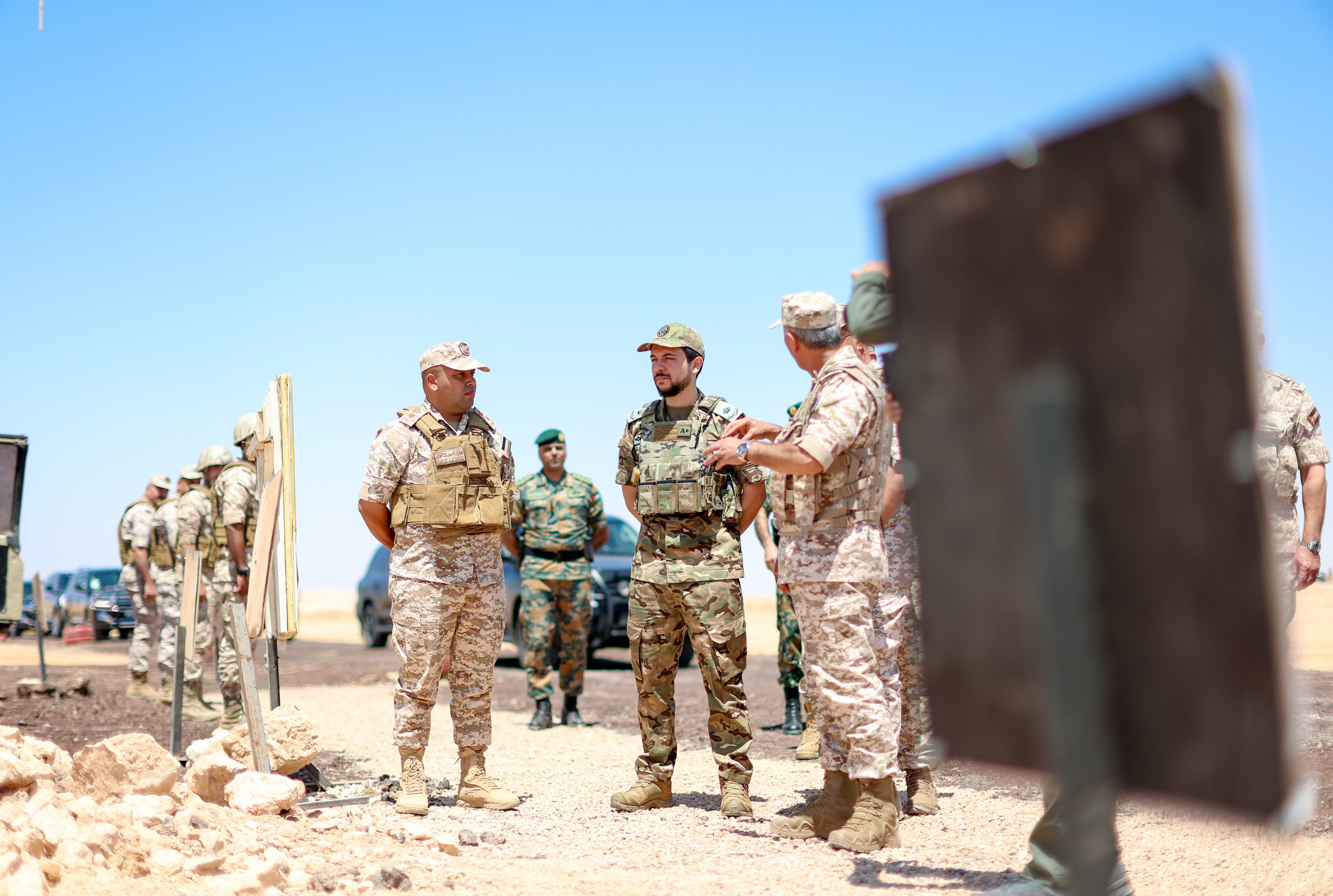 Madar Al-Saa Images 0.3402224402860685