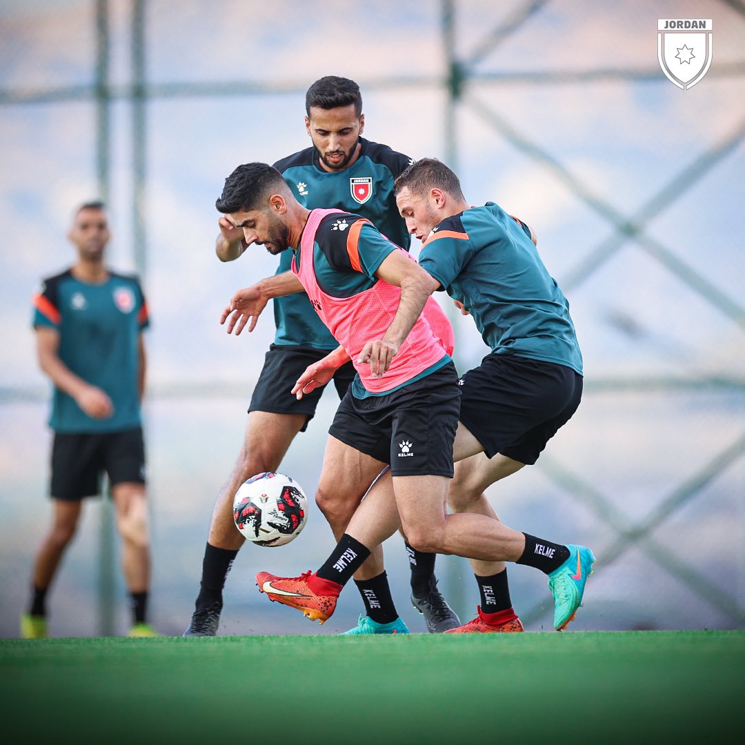 Madar Al-Saa Images 0.9159615661218752