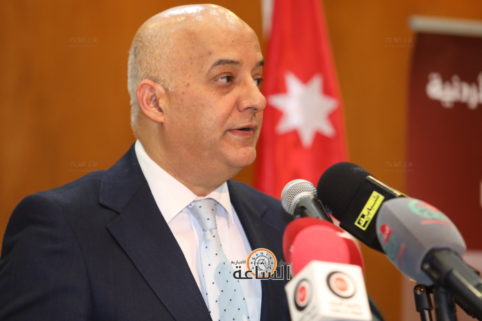 Madar Al-Saa Images 0.8713845648998888