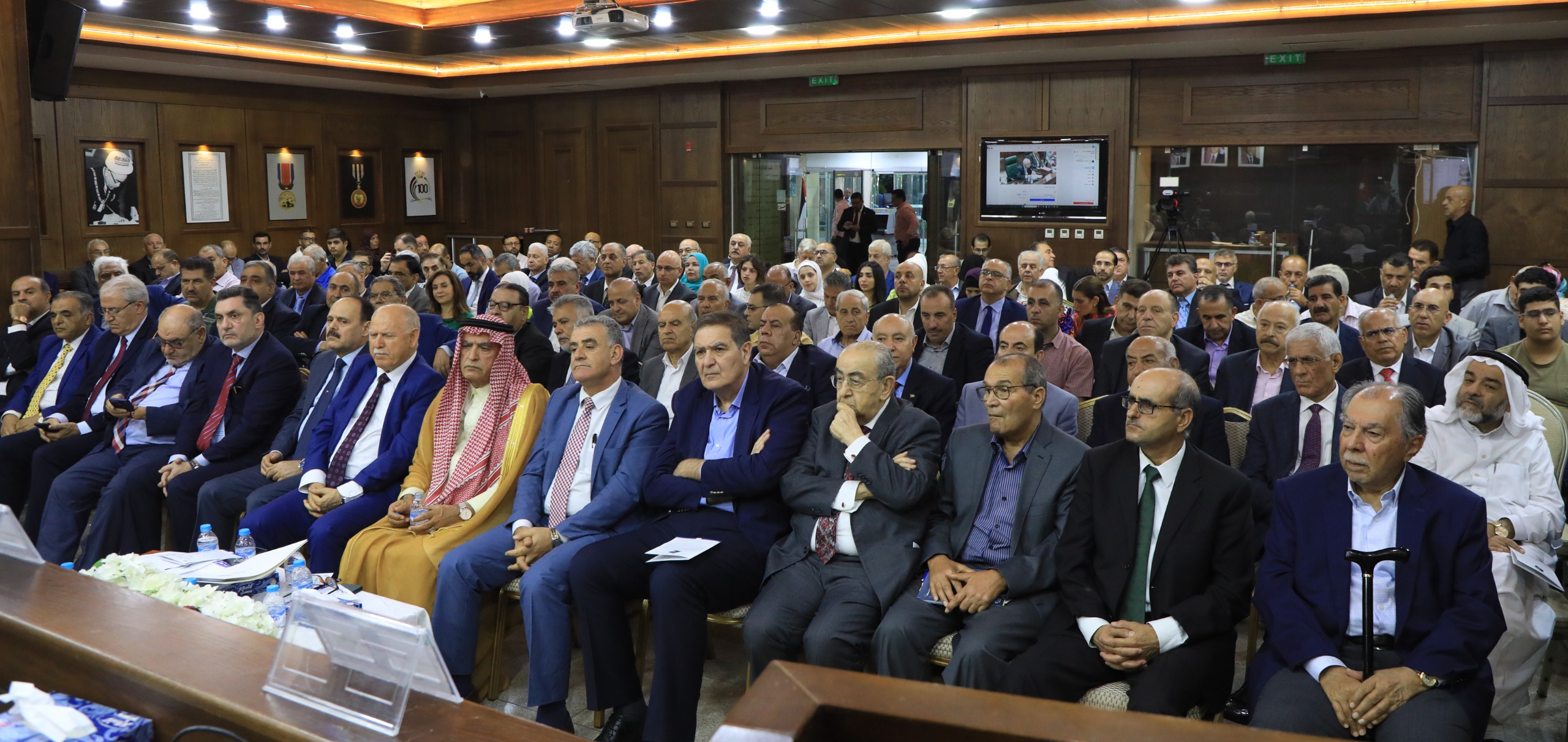 Madar Al-Saa Images 0.8722545397015886