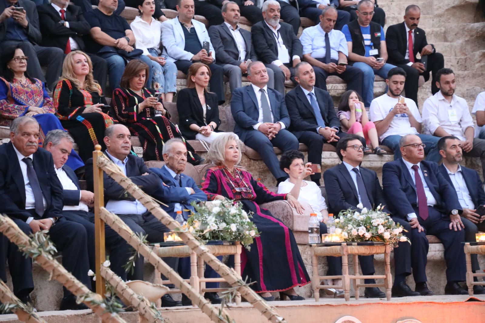 Madar Al-Saa Images 0.4093634058501763